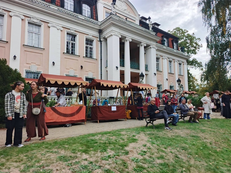 Ikigai fest v Praze 8 nabídl čaj i bojová umění