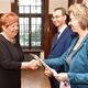 Ocenění dětí za sběr monočlánků 15. ledna 2019 ((místostarosta Tomáš Tatranský a Michaela Helclová, zástupkyně společnosti ECOBAT s. r. o. předávají ocenění ředitelce MČ Korycanská)