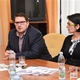 Uzavření Memoranda o přátelství a spolupráci mezi Městskou částí Praha 8 a Městskou částí Košice - Staré mesto za přítomnosti radních Prahy 8 - Anny Kroutil, Aleny Borhyové a Radomíra Nepila. 